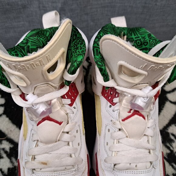 Athletic_Shoes